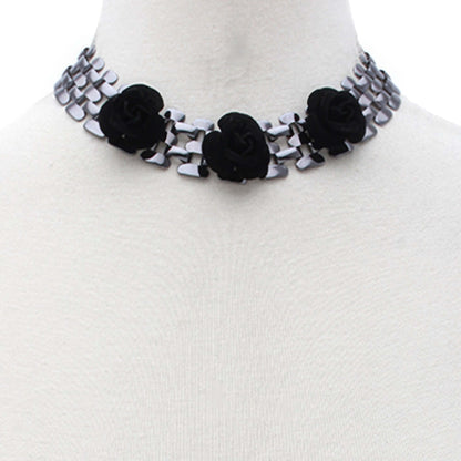 Sodajo Flower Metal Necklace